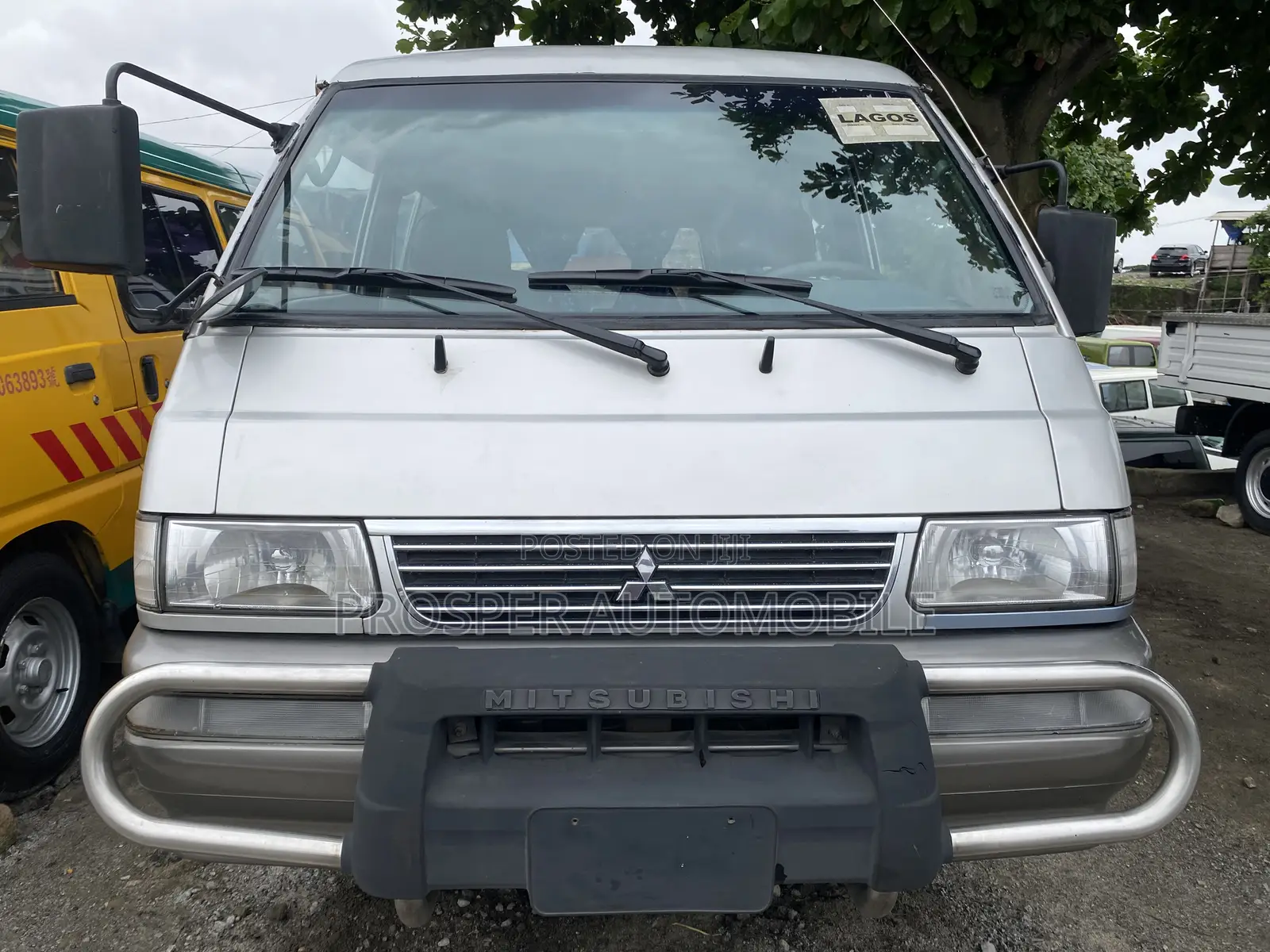 Mitsubishi Delica 2010 Grey