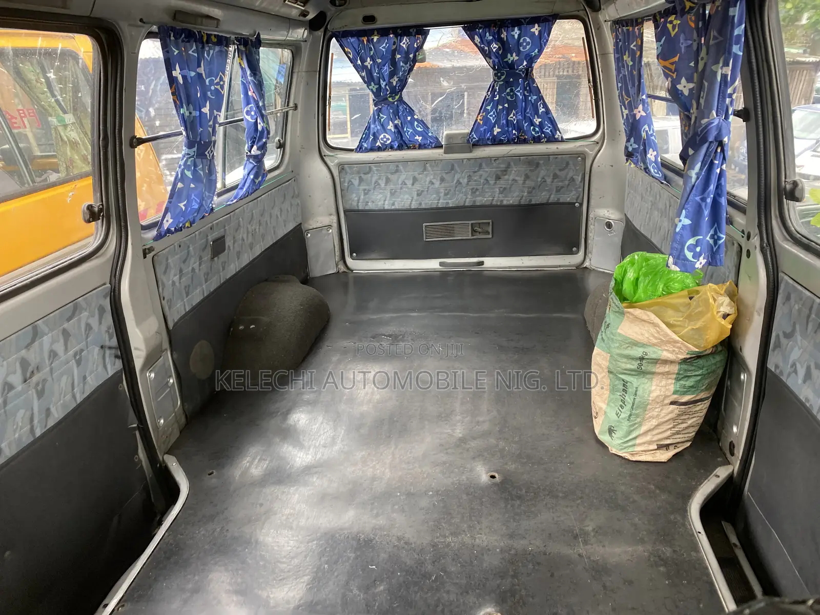 Mitsubishi Delica 2010 Silver