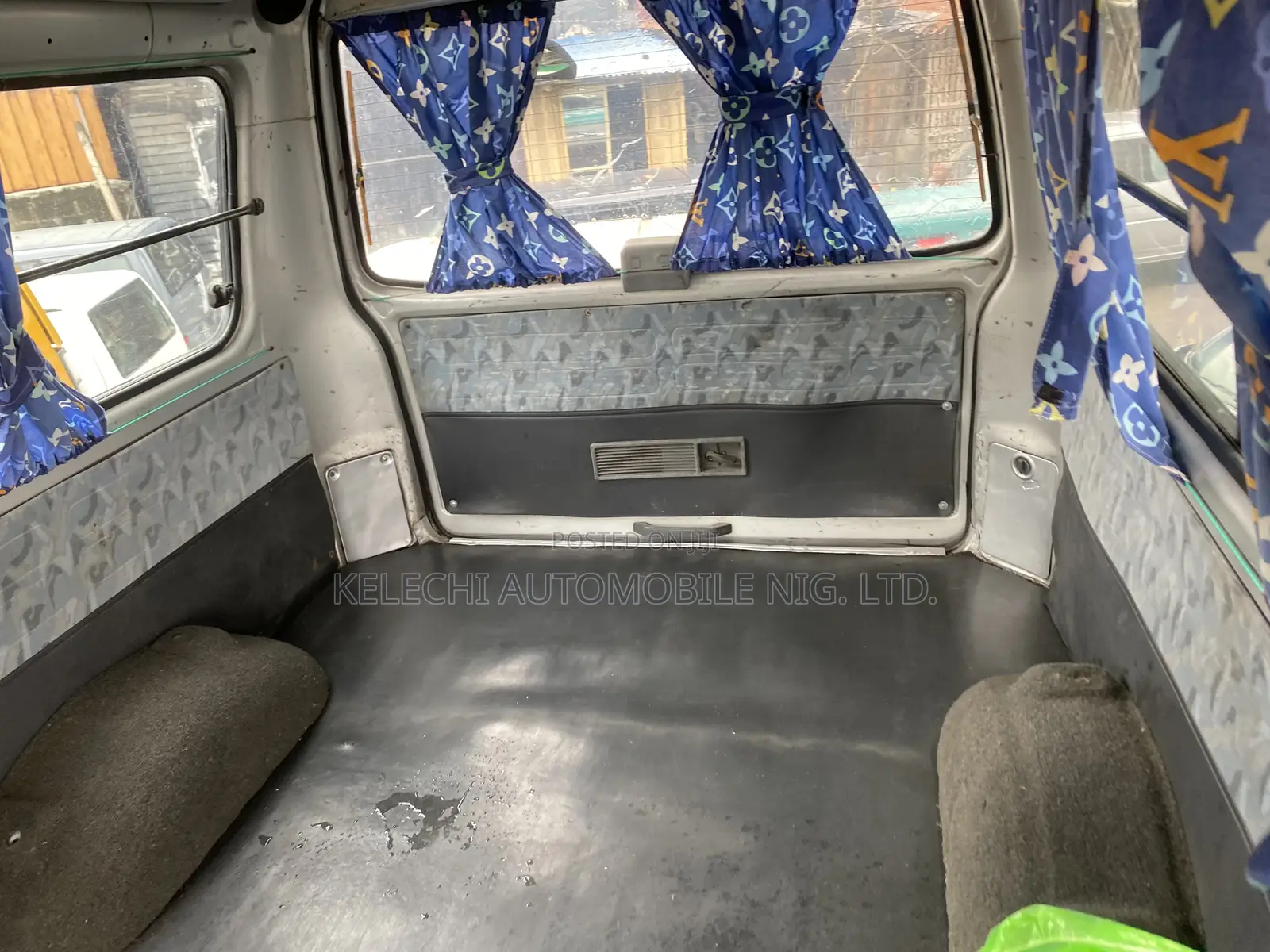 Mitsubishi Delica 2010 Silver