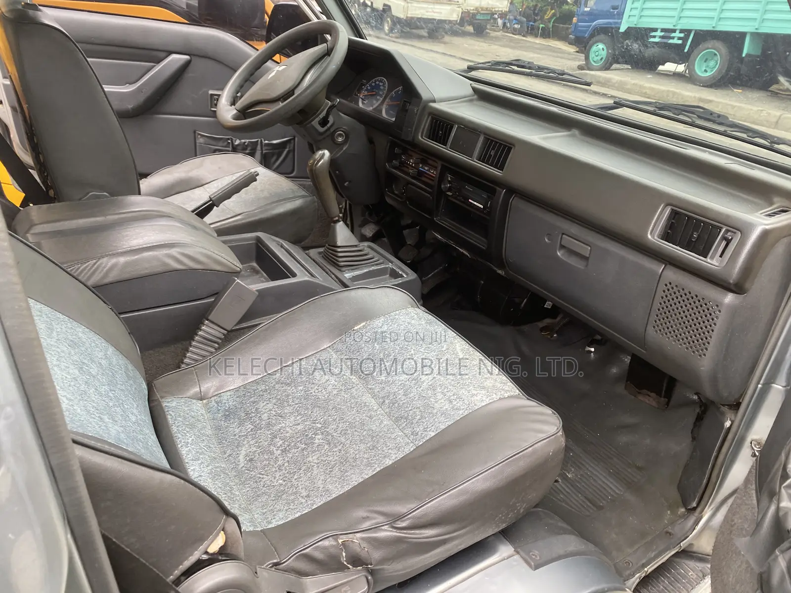 Mitsubishi Delica 2014 Silver