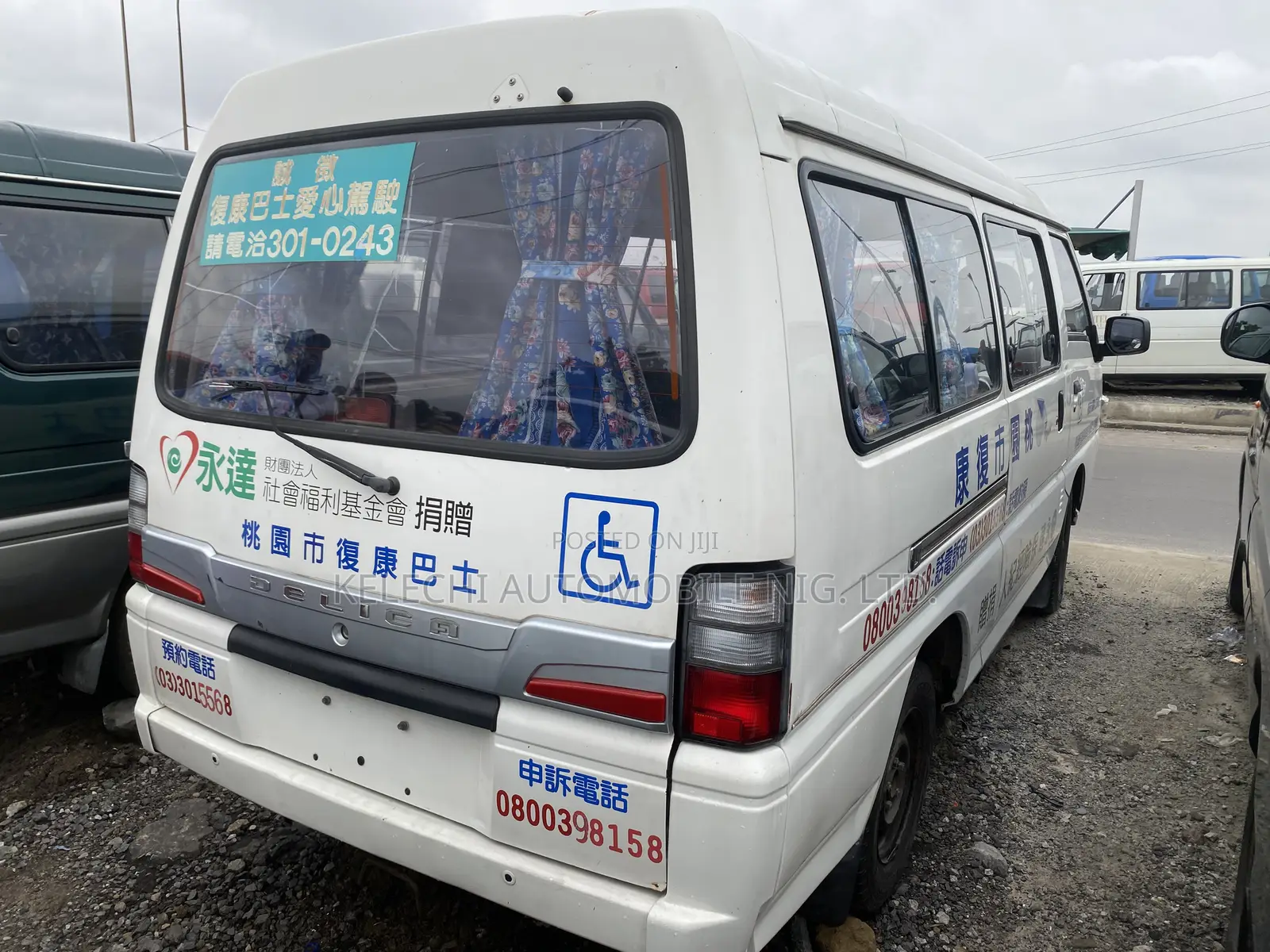 Mitsubishi Delica 2012 White