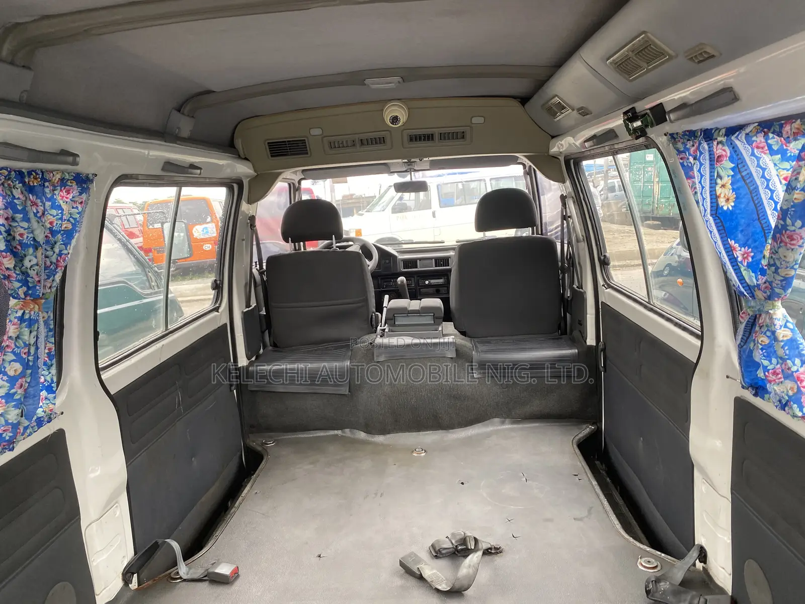 Mitsubishi Delica 2012 White