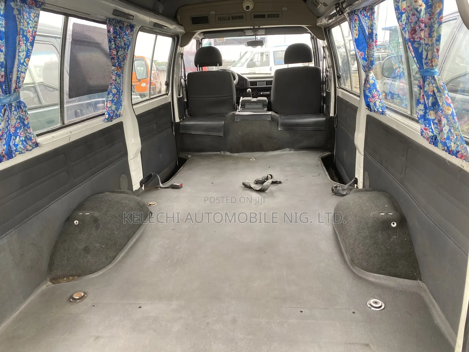 Mitsubishi Delica 2012 White