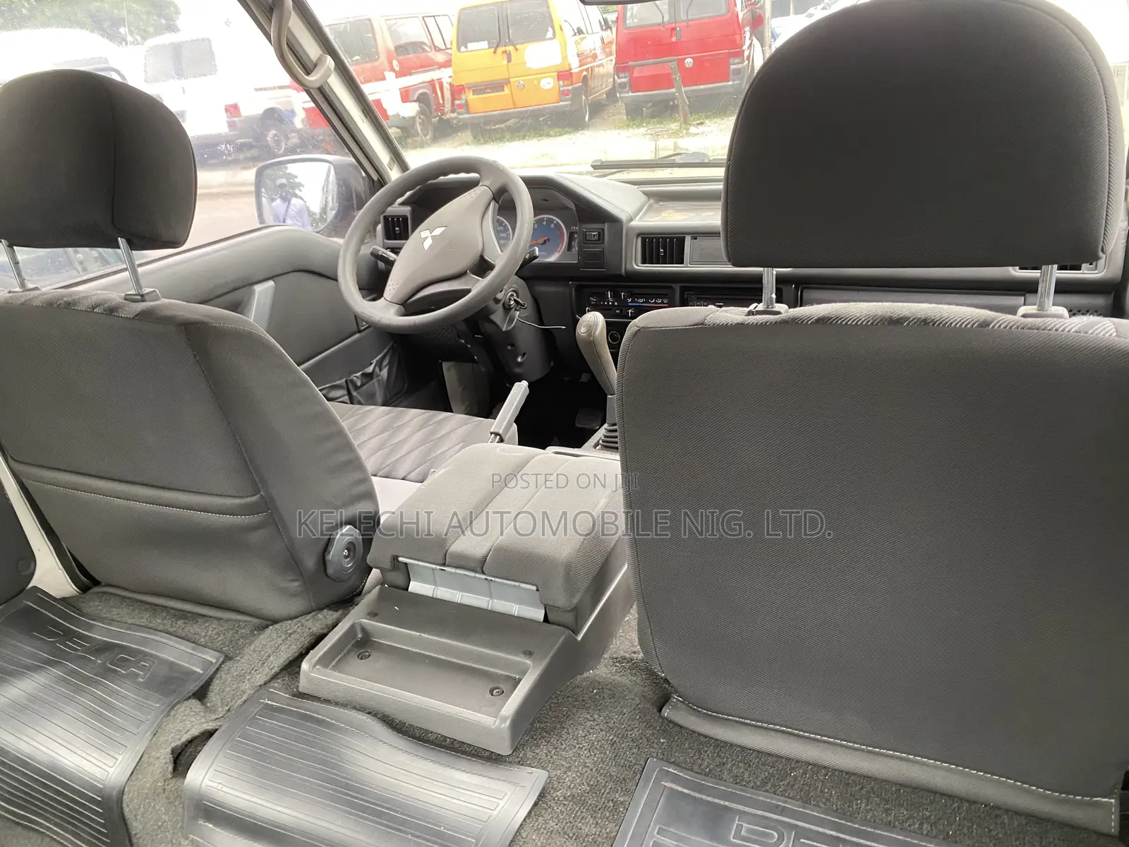 Mitsubishi Delica 2012 White