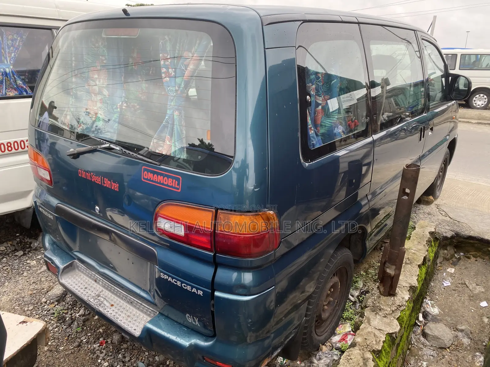Mitsubishi Space Gear 2003 Blue