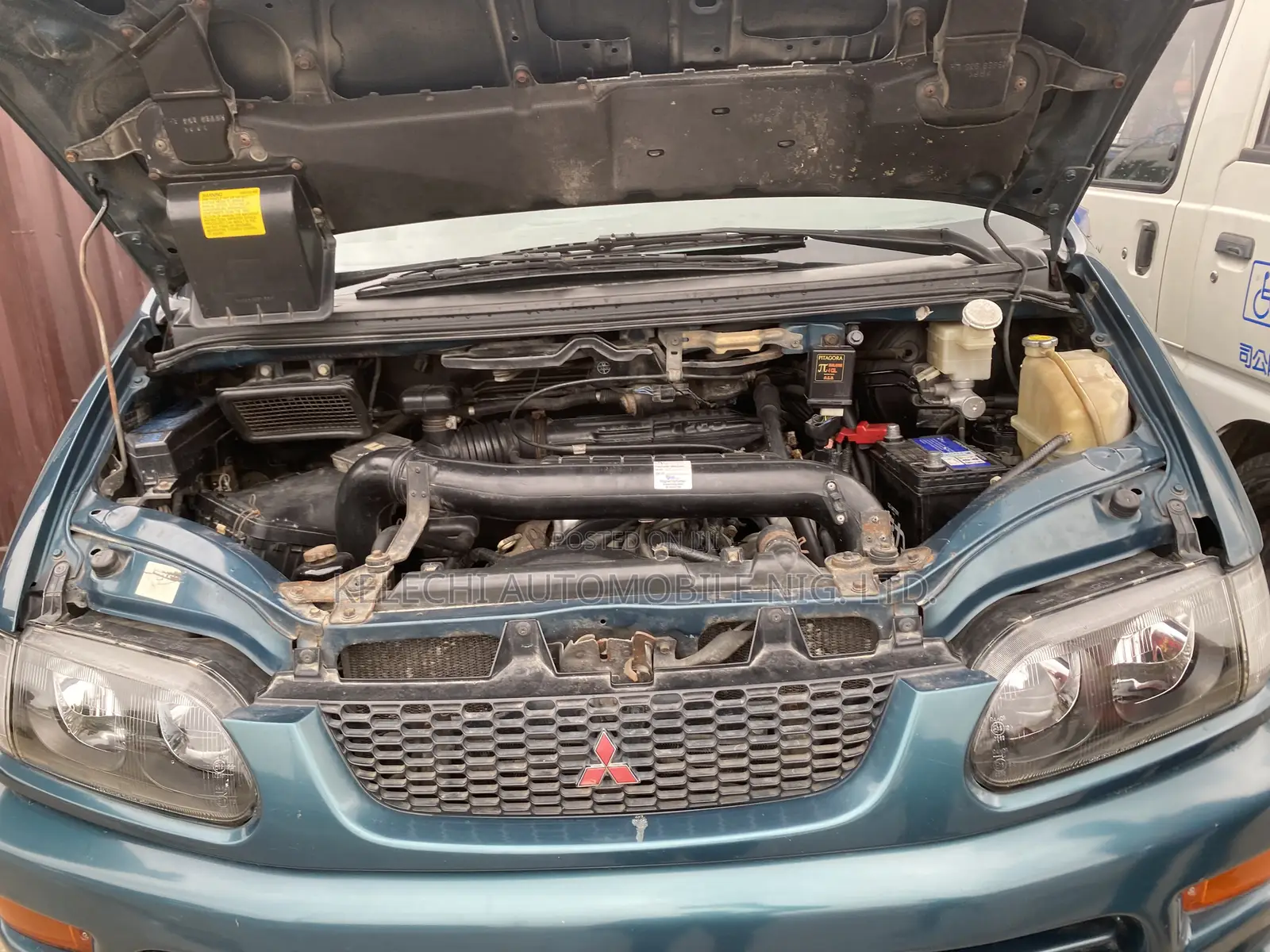 Mitsubishi Space Gear 2003 Blue