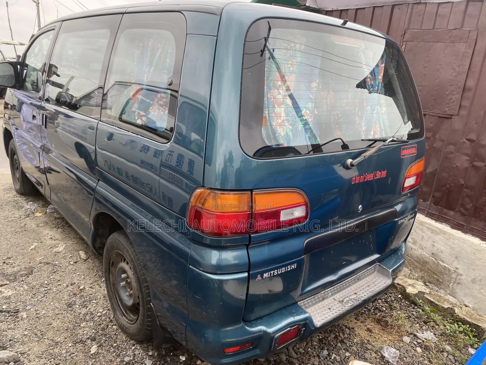 Mitsubishi Space Gear 2003 Blue