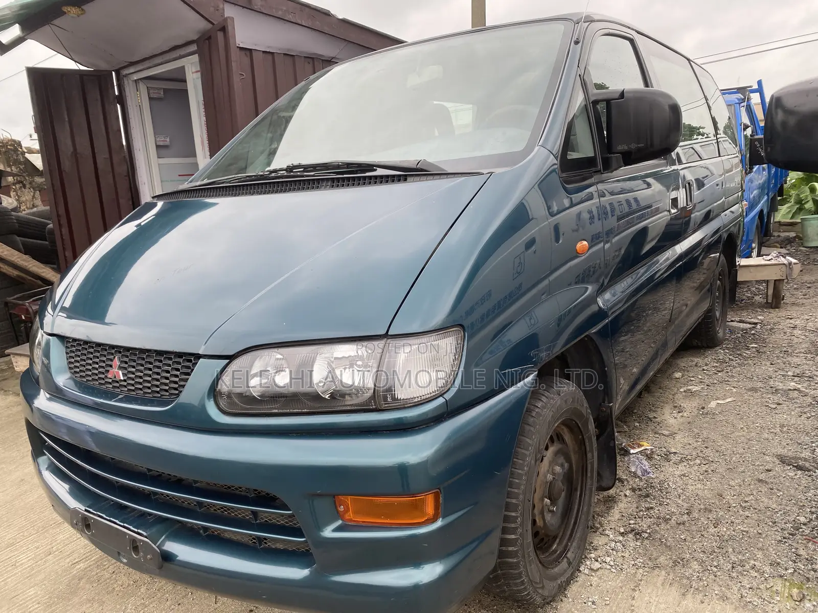 Mitsubishi Space Gear 2003 Blue