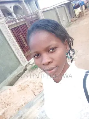 Female Marketer for Perfume and Fragrance Company