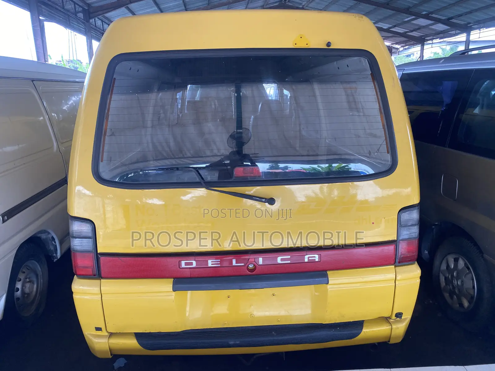 Mitsubishi Delica 2006 Yellow