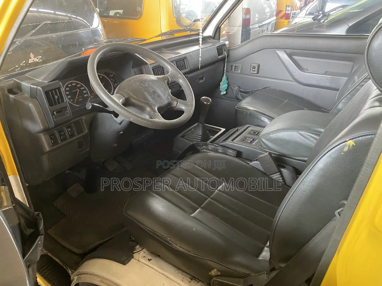 Mitsubishi Delica 2006 Yellow