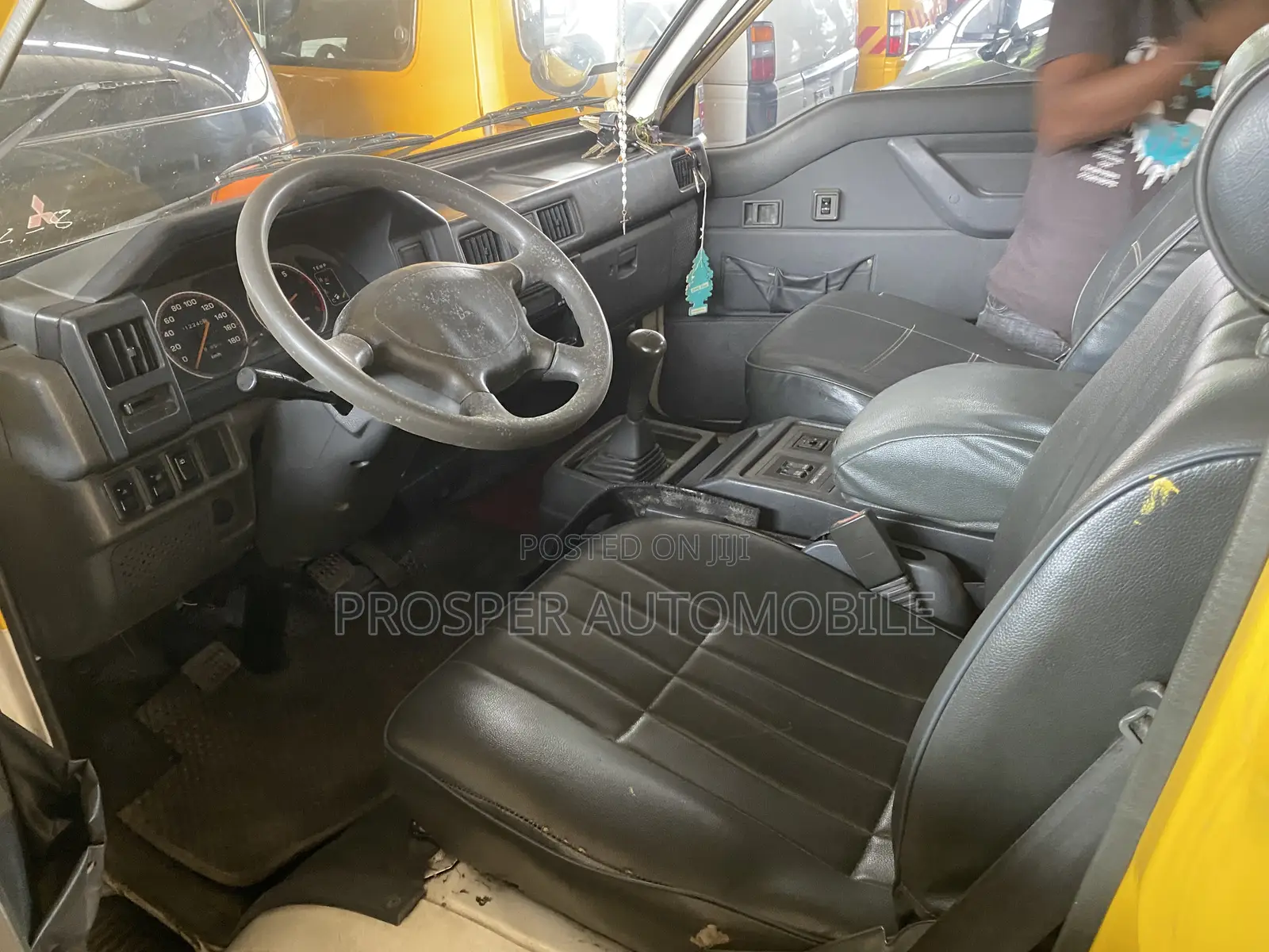 Mitsubishi Delica 2006 Yellow