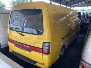 Mitsubishi Delica 2006 Yellow