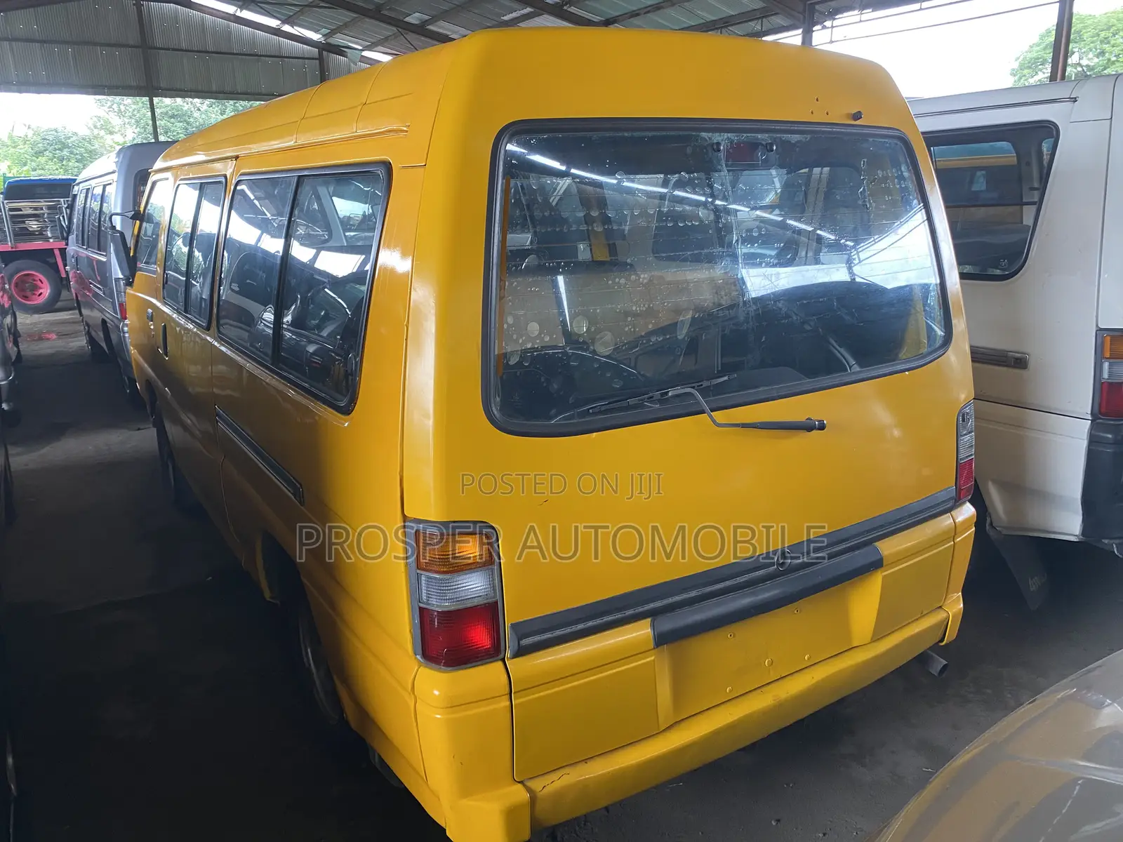 Mitsubishi Delica 2007 Yellow