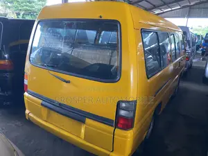 Mitsubishi Delica 2007 Yellow