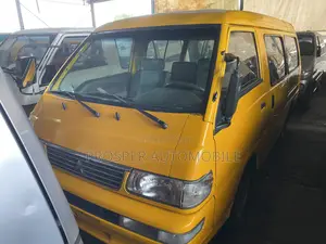Mitsubishi Delica 2007 Yellow