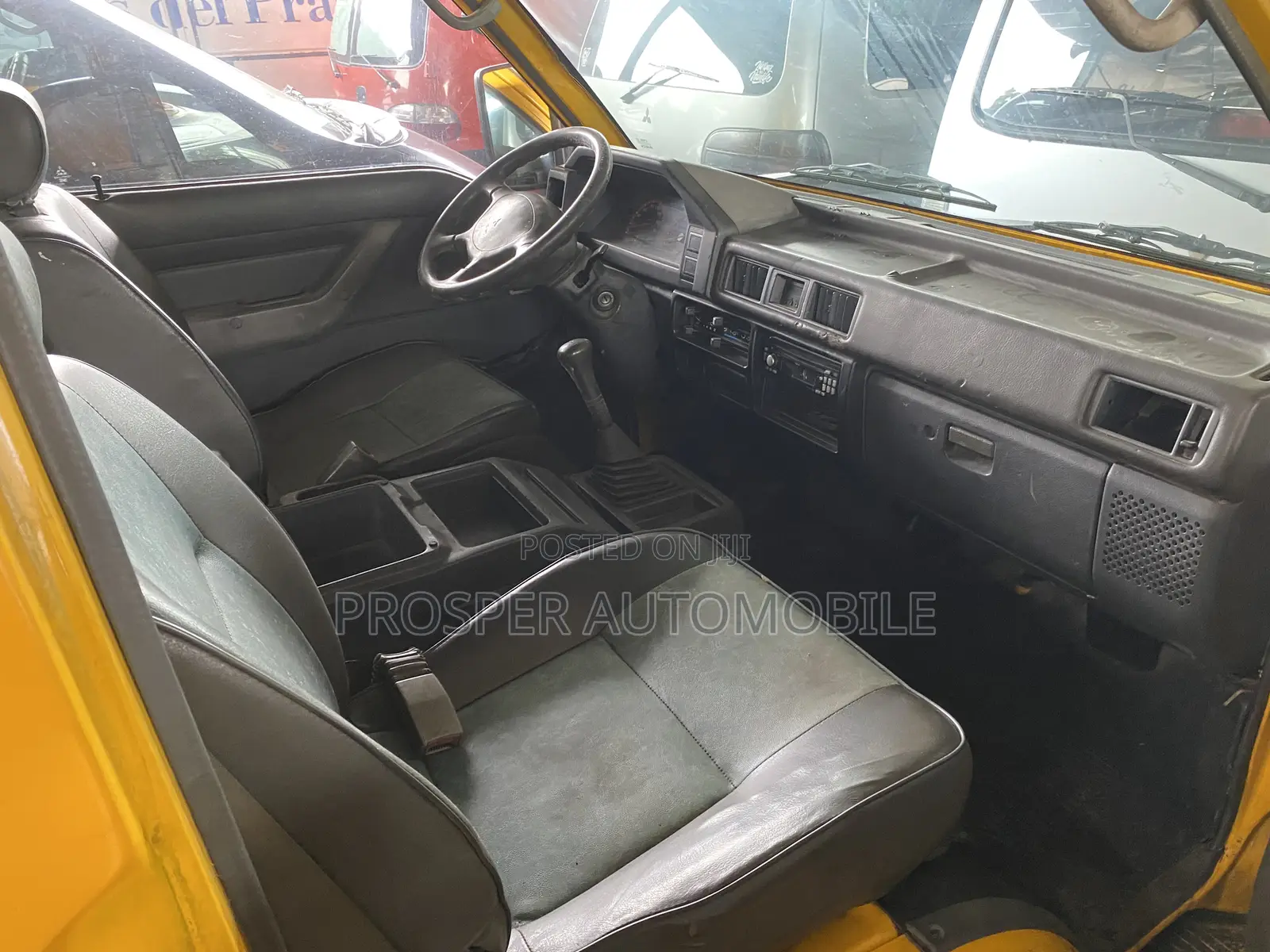 Mitsubishi Delica 2007 Yellow
