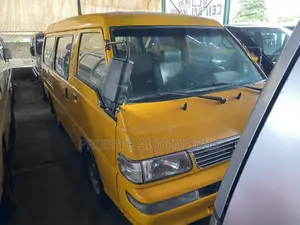 Mitsubishi Delica 2007 Yellow
