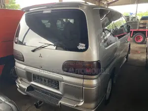 Mitsubishi Space Gear 2003 Grey