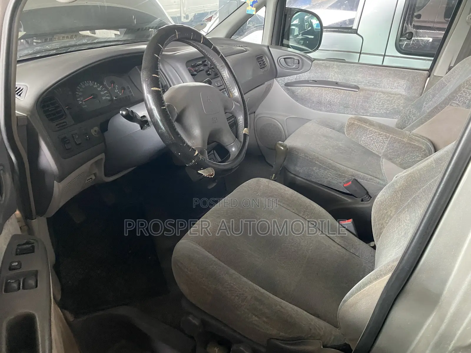 Mitsubishi Space Gear 2003 Grey