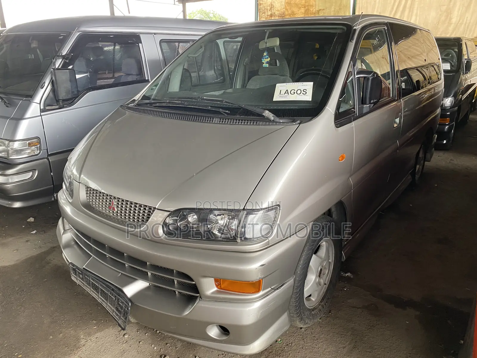 Mitsubishi Space Gear 2003 Grey