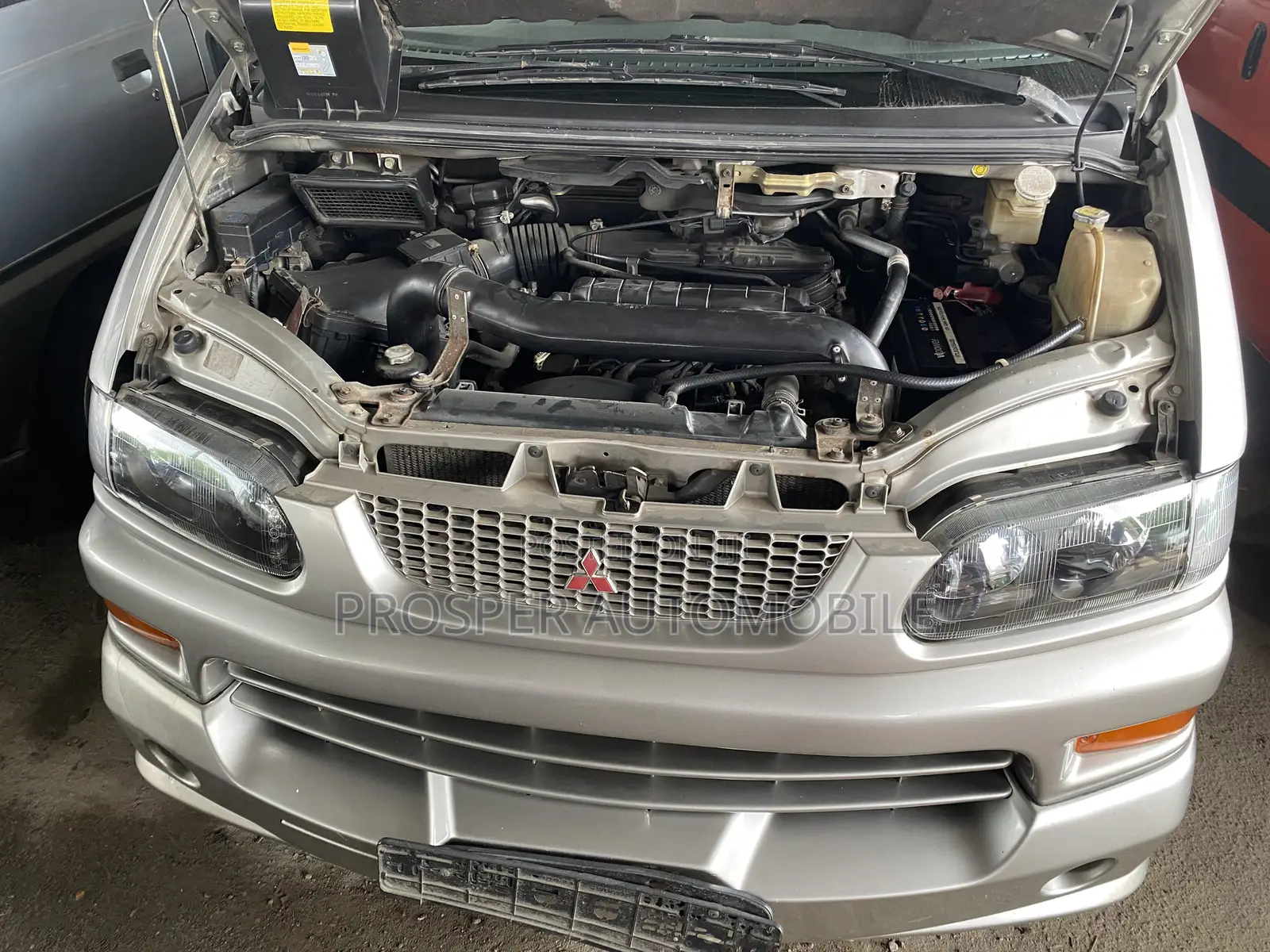 Mitsubishi Space Gear 2003 Grey