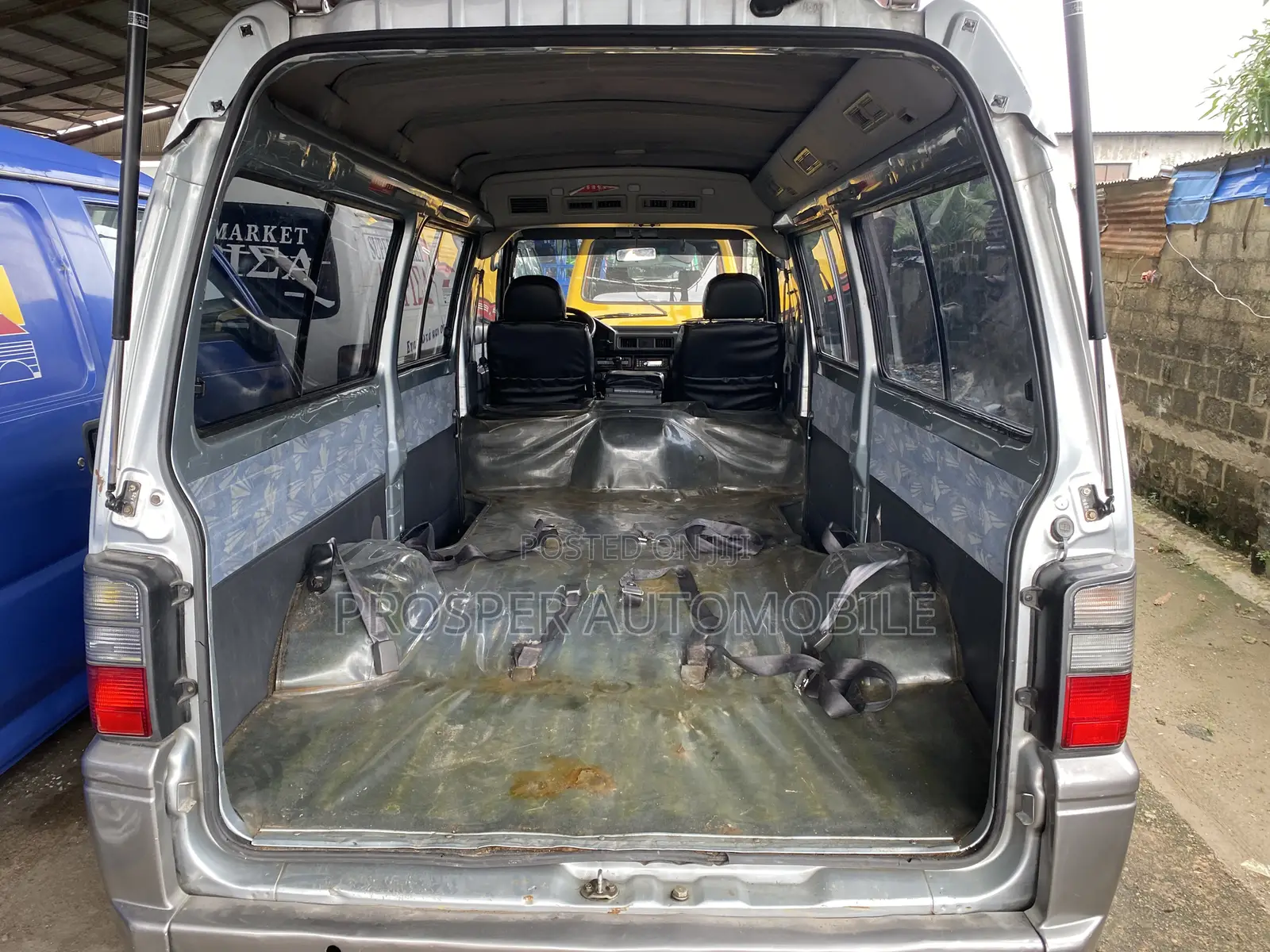 Mitsubishi Delica 2008 Grey