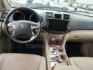 Toyota Highlander Limited 3.5l 4WD 2013 White