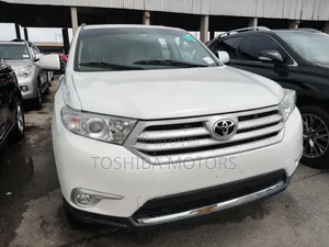 Toyota Highlander Limited 3.5l 4WD 2013 White