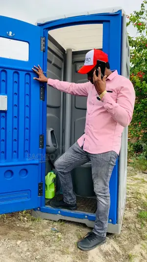 Mobile Toilet Rentals: Convenience at Your Fingertips