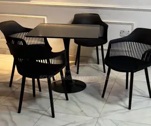 Portable Set for Restaurant and Can Be Used for Dining