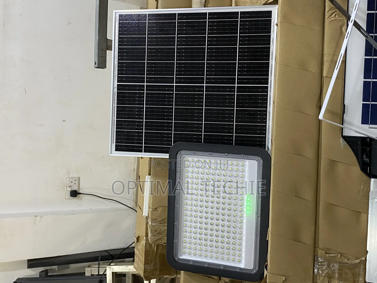 200W Integrated Solar Streetlight