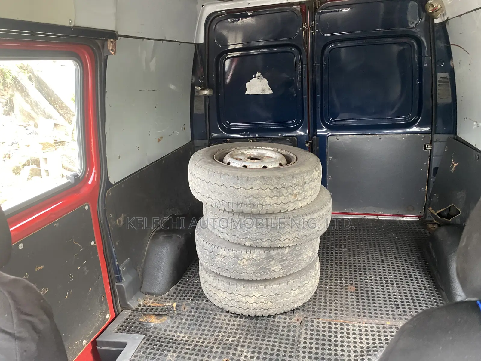 Ford Transit 2002 Red