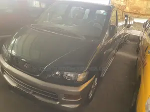 Mitsubishi Space Gear 2003 Green