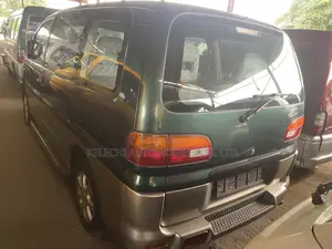 Mitsubishi Space Gear 2003 Green