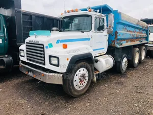 American Used RD Mack Dump Truck