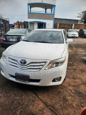 Photo - Toyota Camry 2011 White