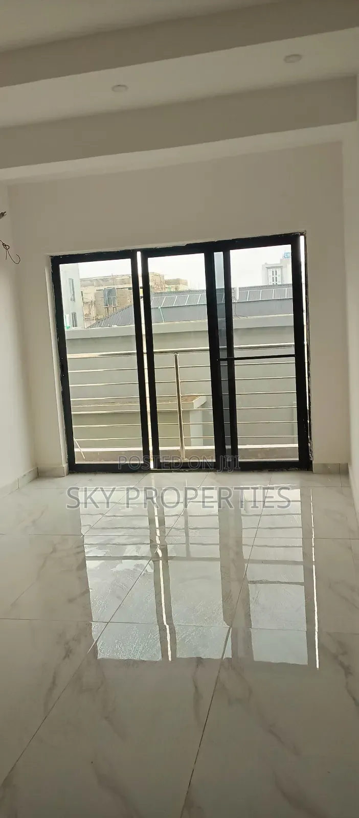 1bdrm Apartment in Lekki Fhase1 for sale