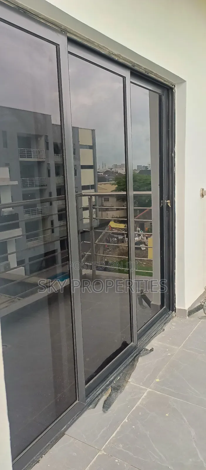 1bdrm Apartment in Lekki Fhase1 for sale