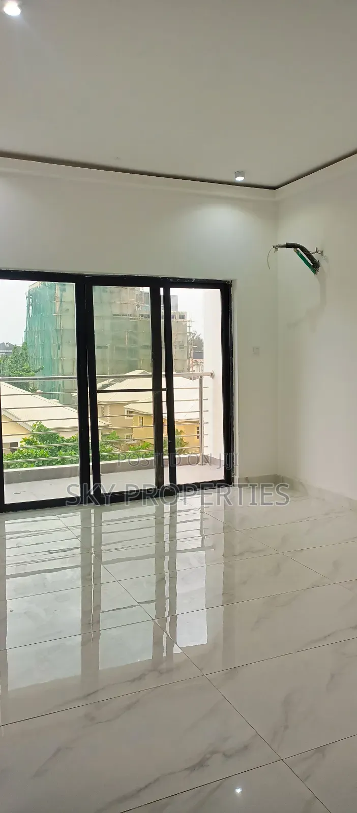 1bdrm Apartment in Lekki Fhase1 for sale