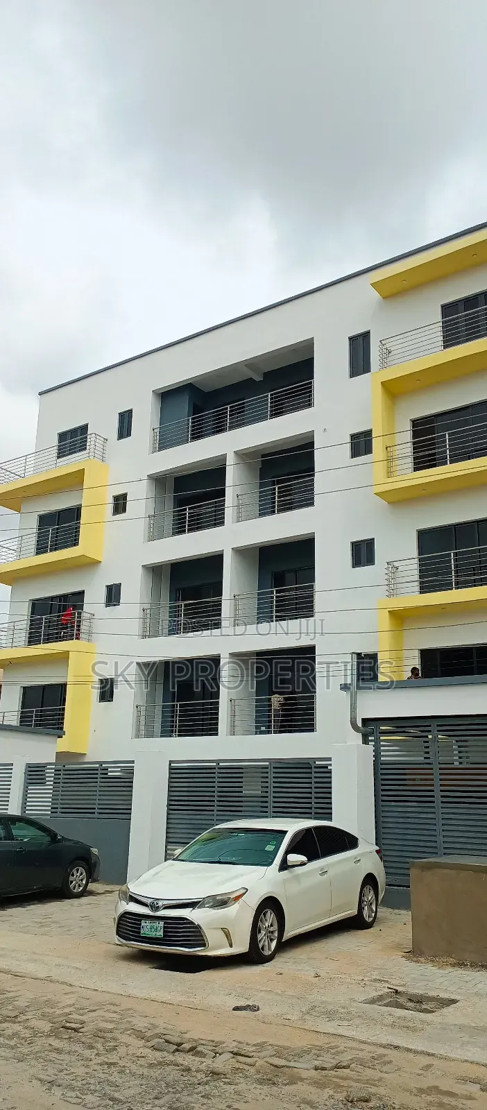 1bdrm Apartment in Lekki Fhase1 for sale