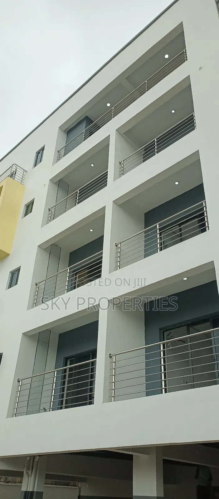 1bdrm Apartment in Lekki Fhase1 for sale