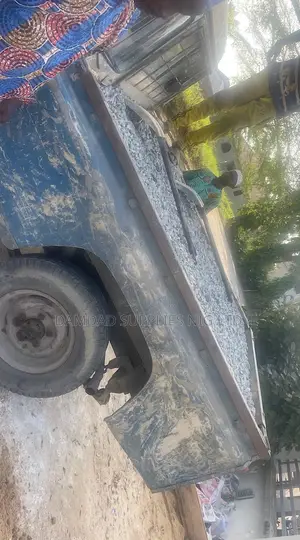 Landrover of Granite