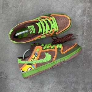 Original NIKE SB DUNK LOW Pro De La Soul Available in Store