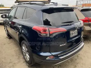 Toyota RAV4 2018 Blue