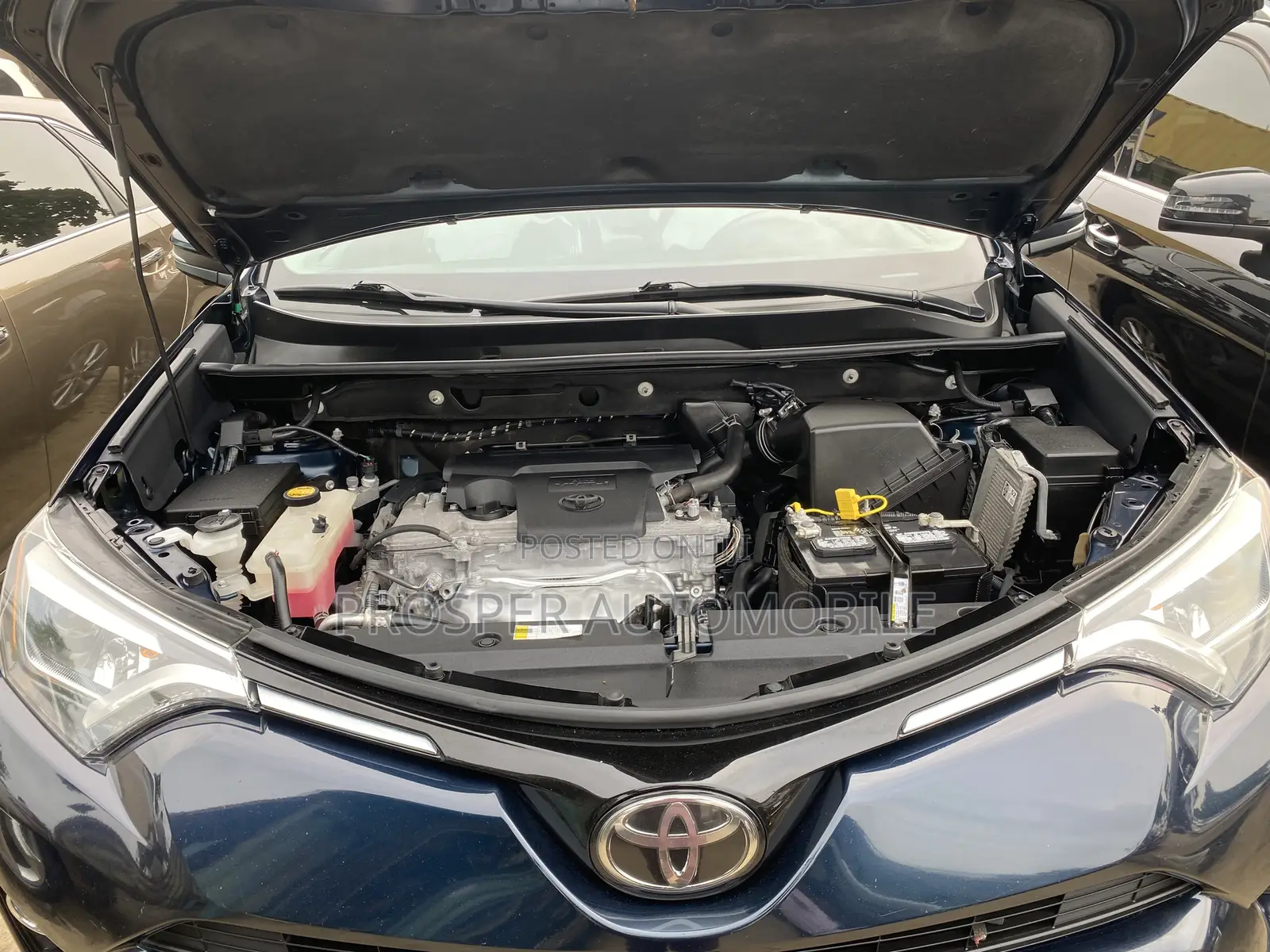 Toyota RAV4 2018 Blue