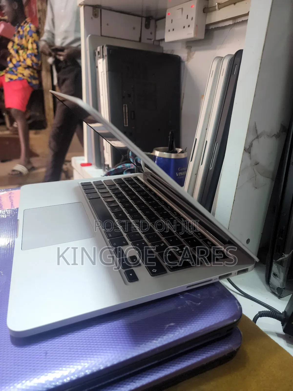 Laptop Apple MacBook Pro 2015 8GB Intel Core I5 SSD 128GB