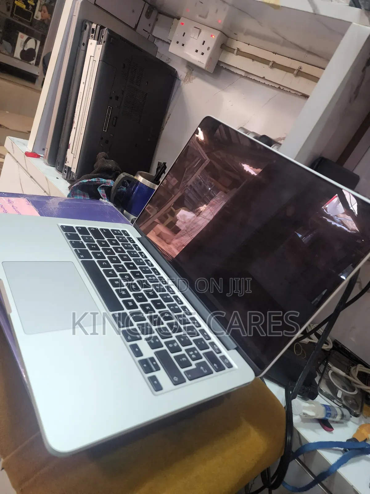Laptop Apple MacBook Pro 2015 8GB Intel Core I5 SSD 128GB