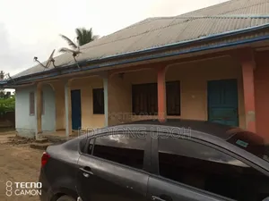 1bdrm Block of Flats in Abak Road / New for sale