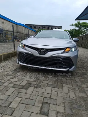 Toyota Camry LE FWD (2.5L 4cyl 8AM) 2018 Silver